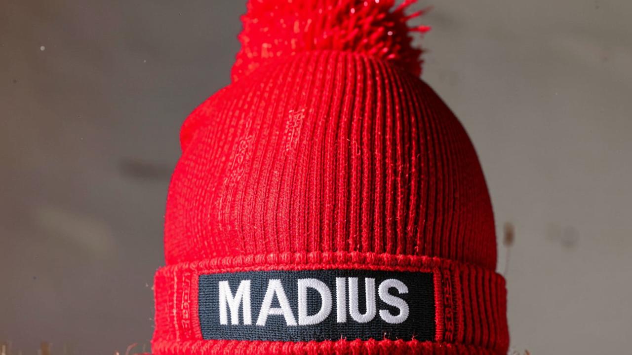 Madshus hat, 1299 rubles / Sportmaster